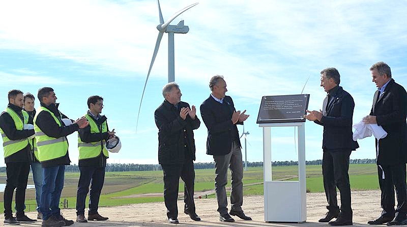 Inauguran obra de energía eólica