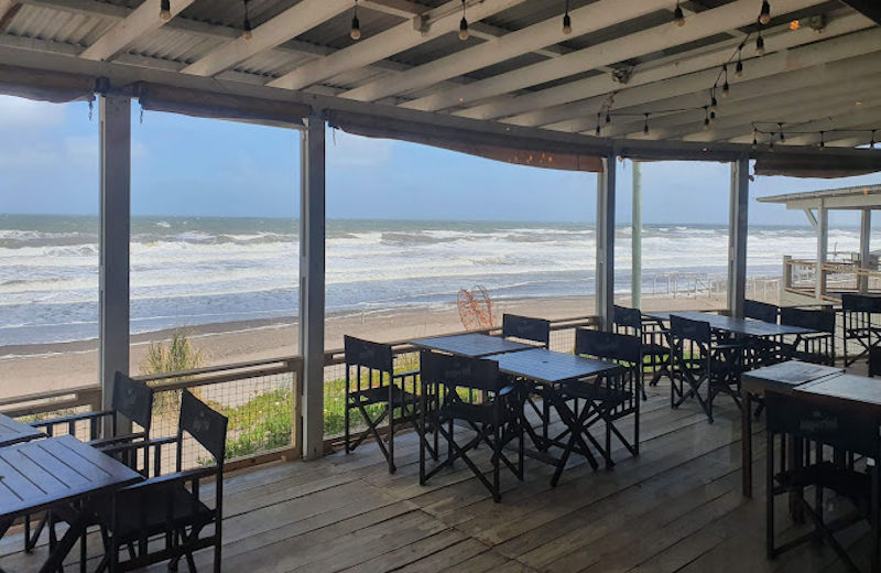 Restaurante frente al mar en Monte Hermoso