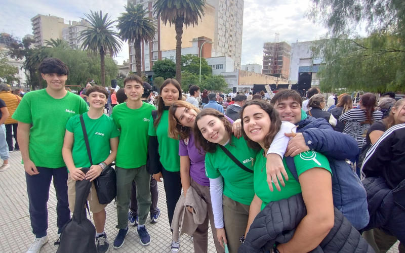 Jóvenes de distintas parroquias y grupos juveniles